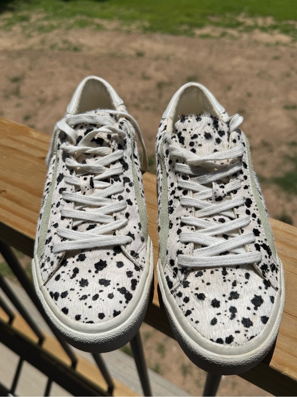 Madewell Sidewalk Low-Top Sneakers
Spatter-Painted Calf Hair Size 8